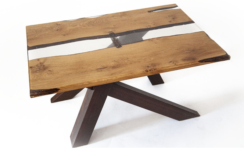 Oak Coffee table with bridge feature
